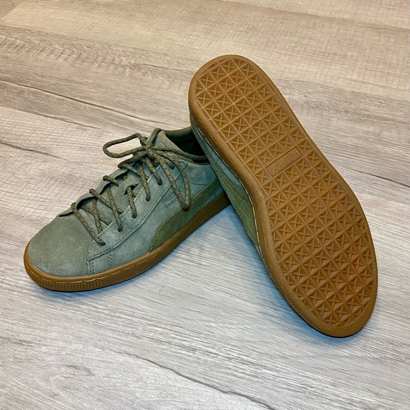PUMA Basket Trainers. Green Suede with Gum Sole - US Size 6.5C. - Picture 8 of 9